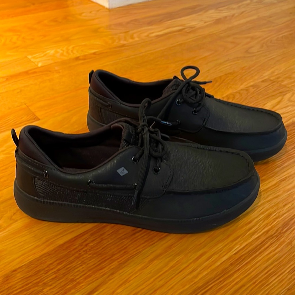 Sperry topsiders; boys/big kid size 7m; black